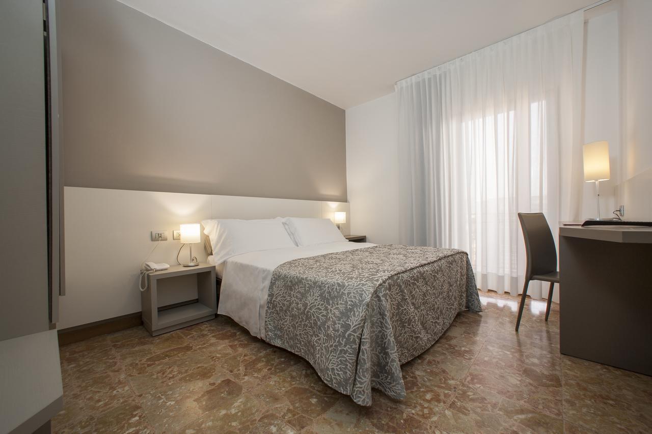 Hotel Sofia リド・ディ・イエゾロ エクステリア 写真